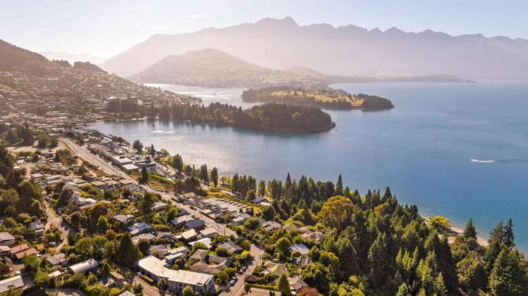 78, 80, 82 Thompson Street Queenstown_16