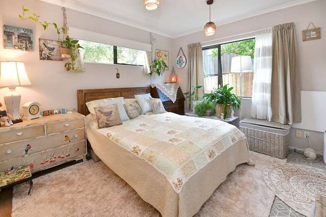 143 Brian Crescent Stanmore Bay_4