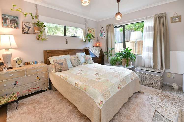 143 Brian Crescent Stanmore Bay_4