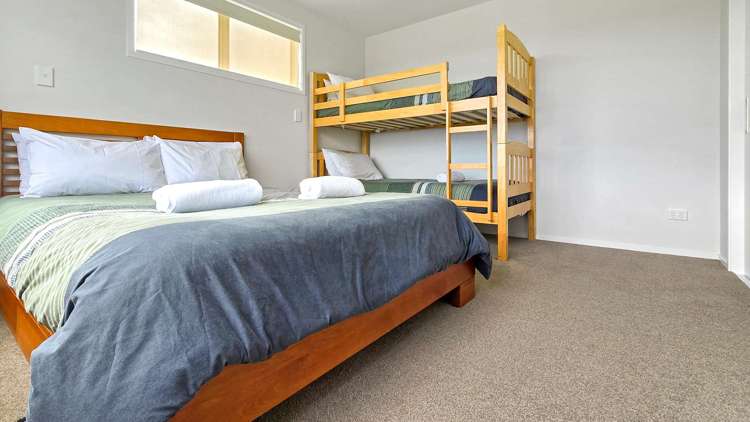 24 Rawinia Place Te Kaha_12