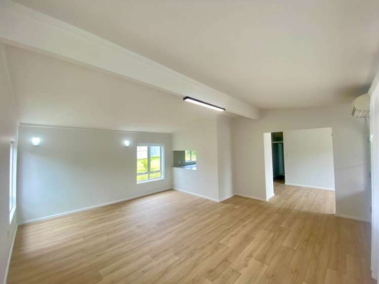 8A Puketea Street Blockhouse Bay_2