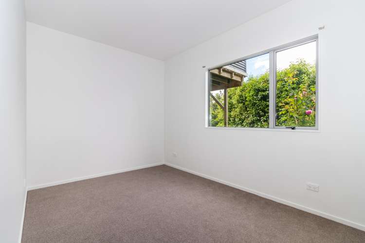 19a Arawata Terrace Fernhill/Sunshine Bay_8