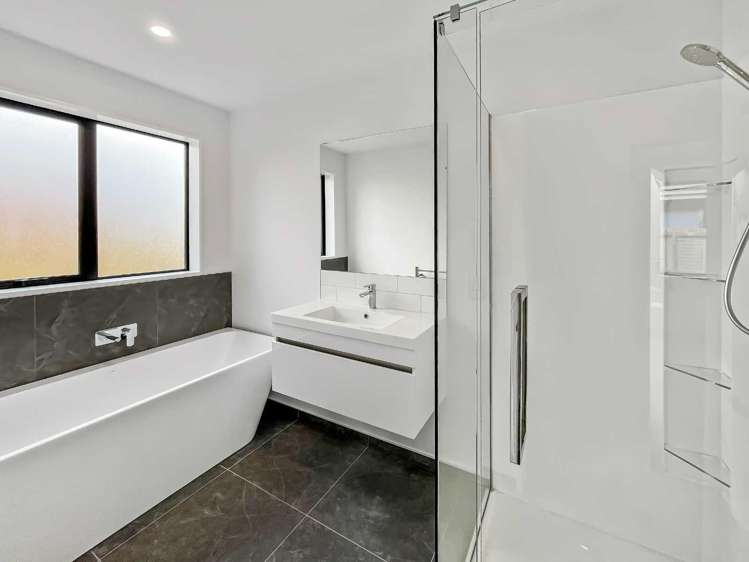 35 Bill Hammond Drive Belfast_15