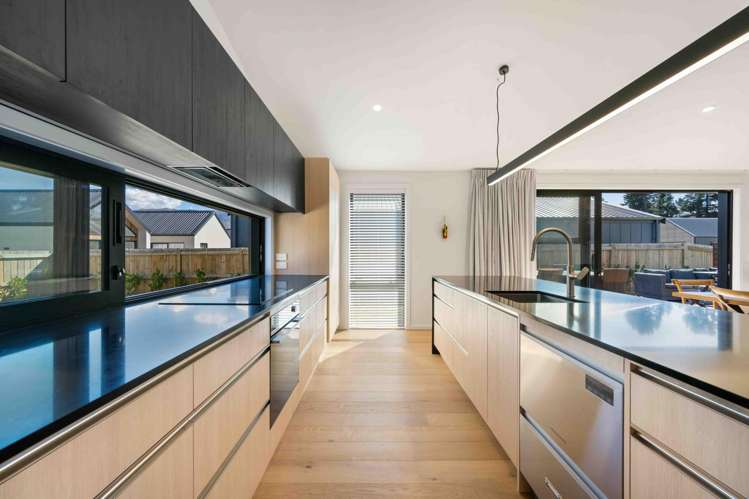 6 Moonstone Street Albert Town_5