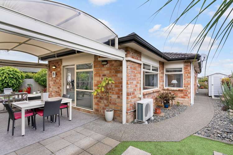 10 Chesterfield Way Orewa_16