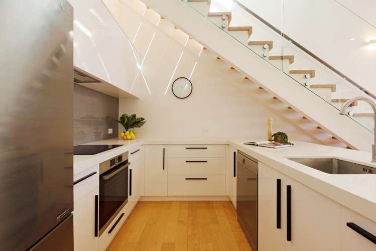 3/235 Adelaide Road Newtown_5