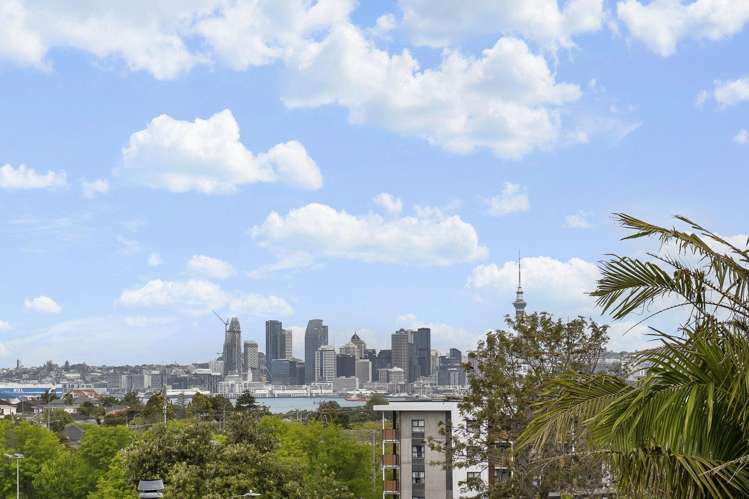 2/56 Potter Avenue Northcote_6