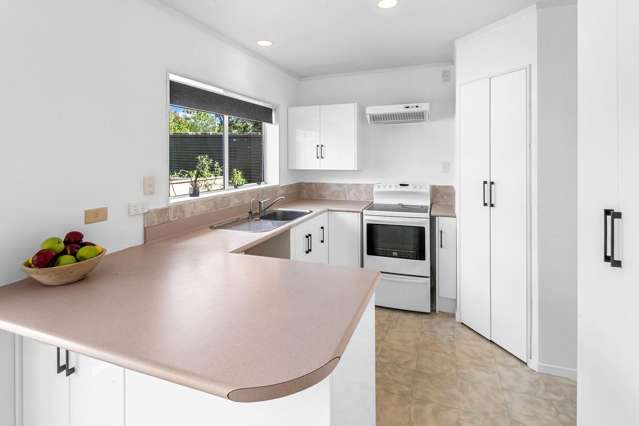 8B Lockesley Place Onerahi_4