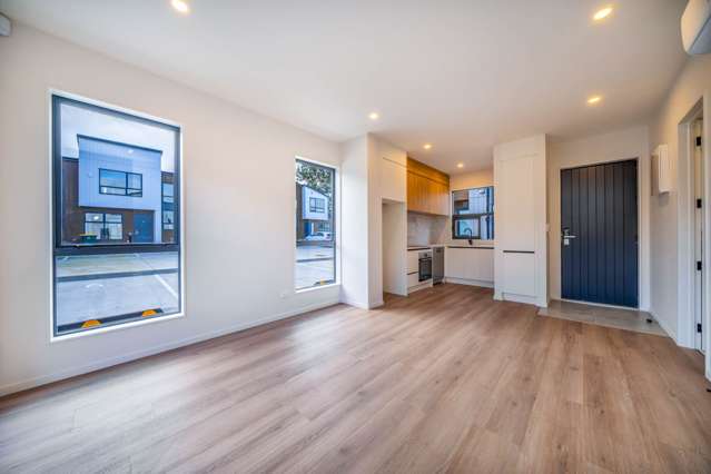 8/85 Cascades Road Pakuranga Heights_3