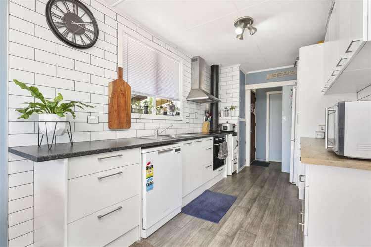 2 Mabian Crescent Deanwell_2