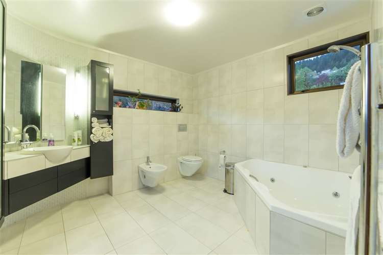 3 Kent Street Queenstown_21