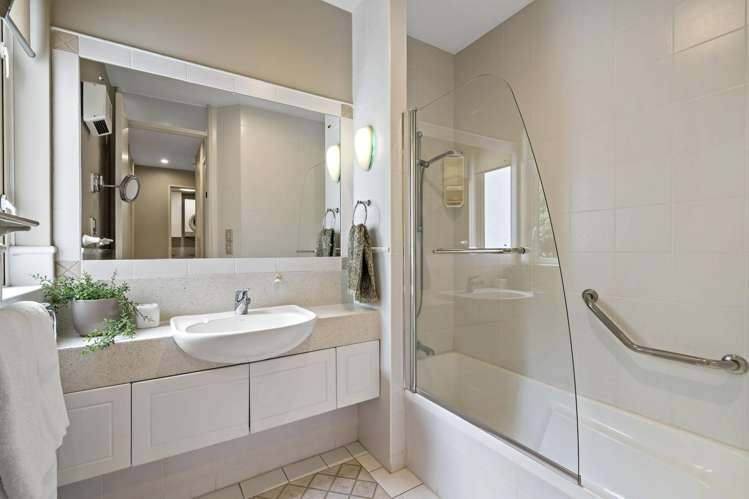 8 Joseph Banks Terrace Remuera_14