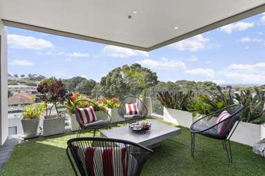 401/2A Raurenga Avenue_2