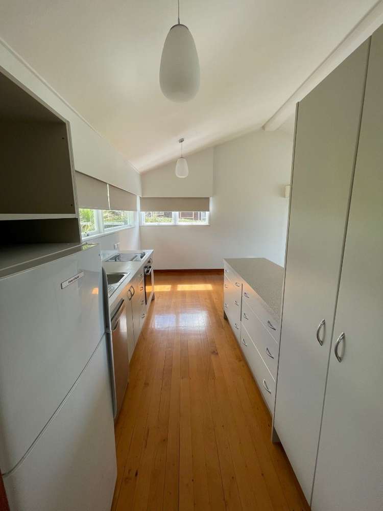 16 Martin Crescent Northcote_5