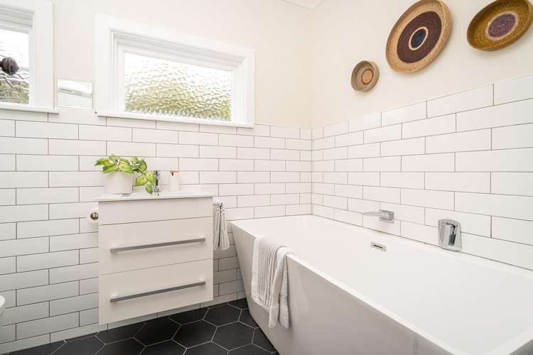 10 Hathaway Avenue Karori_11