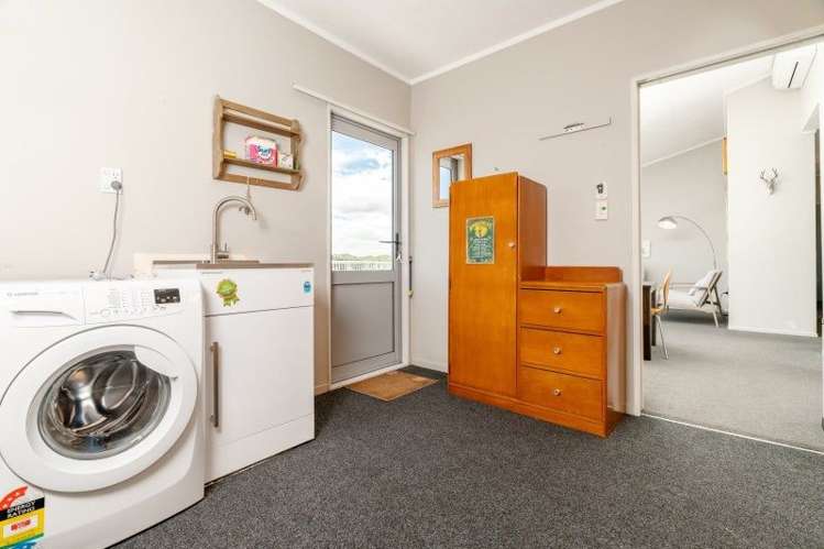 25e Violet Street Raglan_21