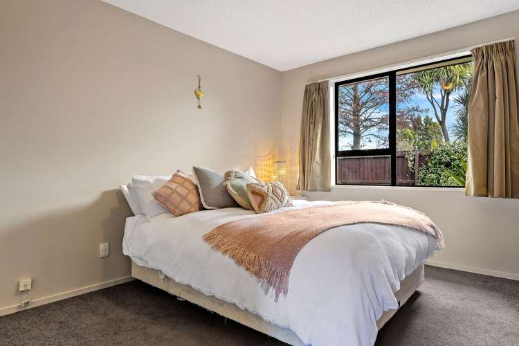 2/64 Neill Street Hornby_6