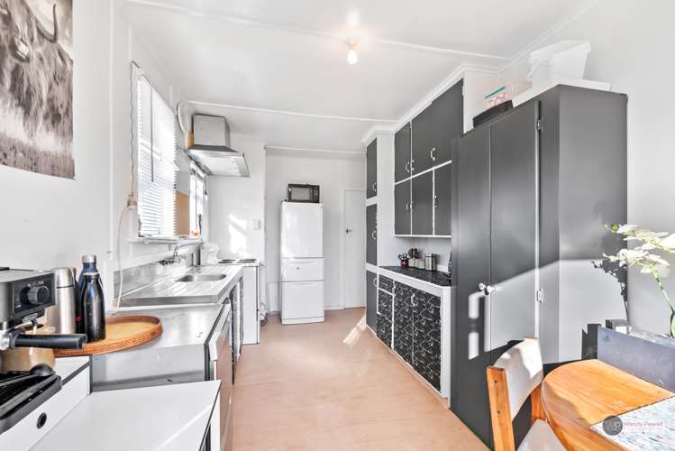 109 Waddington Drive Naenae_7