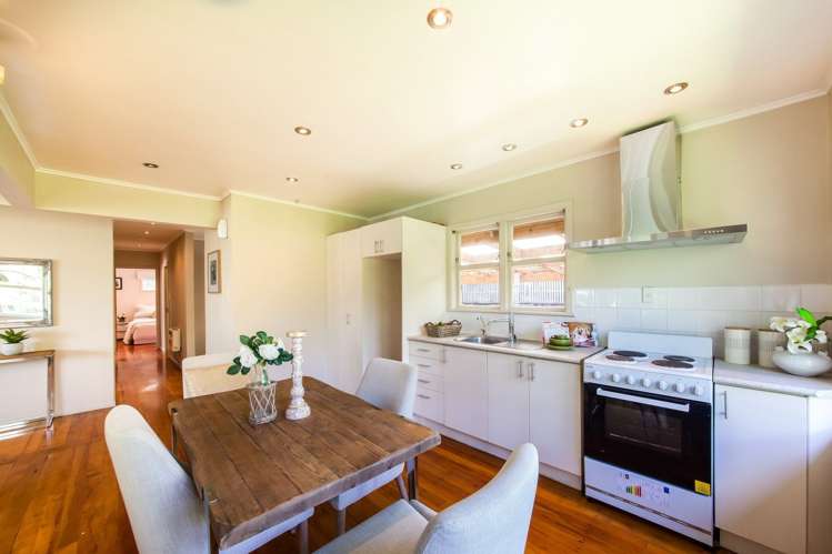 90 Vodanovich Road Te Atatu South_9