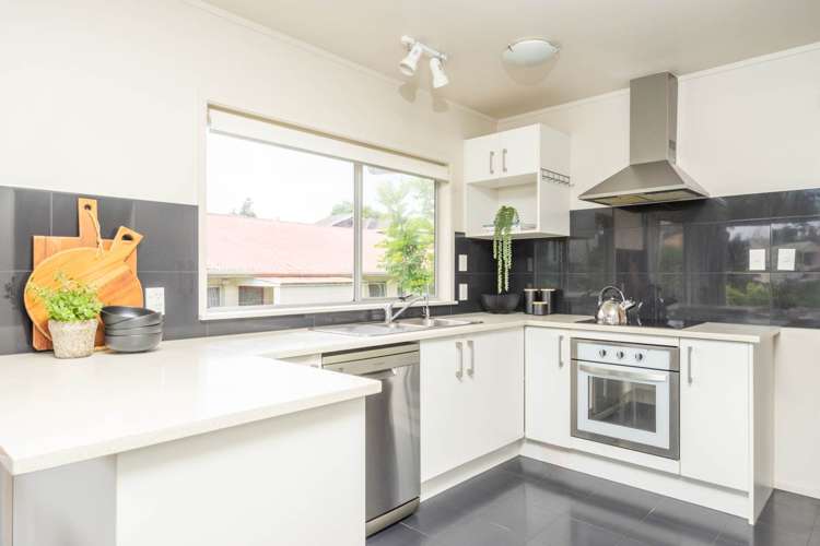 2/218 East Coast Road Forrest Hill_8