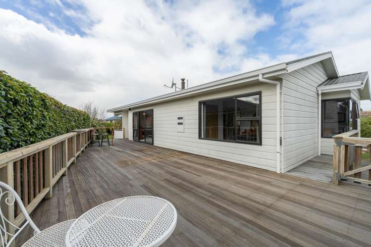 58 Lawson Burrows Crescent Te Anau_16