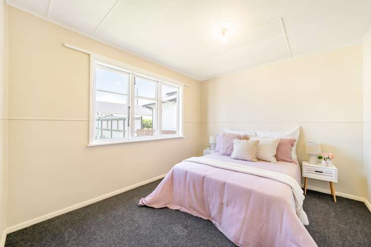 37 Plunket Avenue Petone_13
