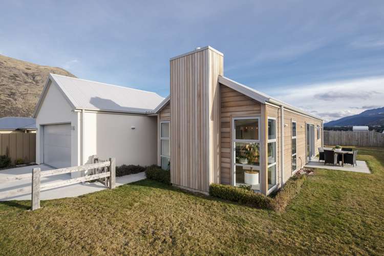 20 Myles Way Lower Shotover_23