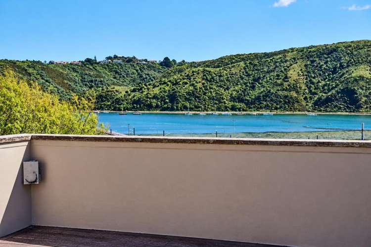 8 Kiriwai Road Paremata_19