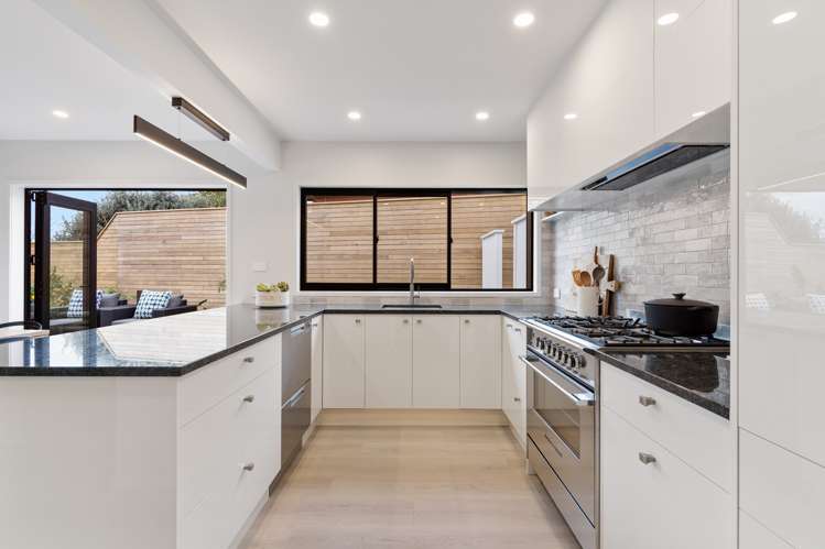 1/4 Whitworth Road Mount Eden_11