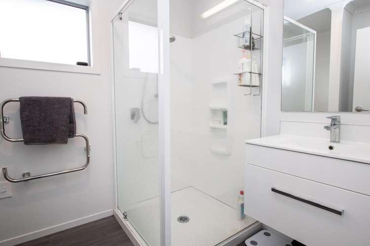 1313A Victoria Street 3283_10