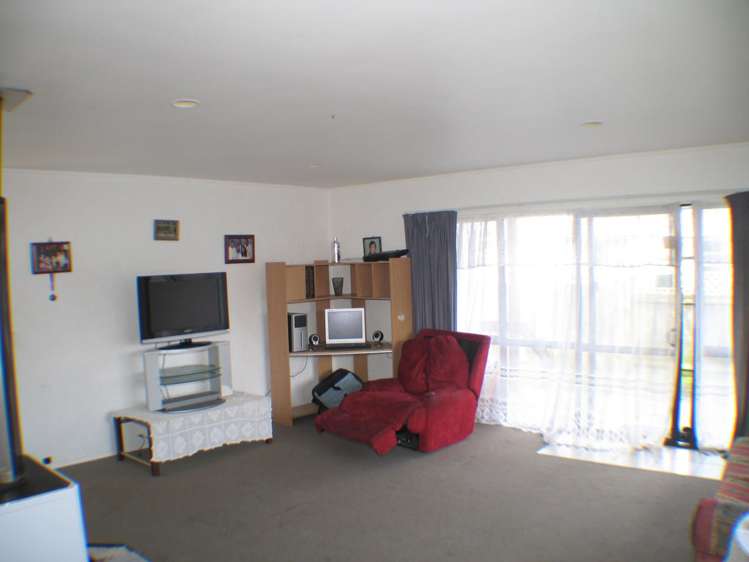 84 Burundi Avenue Clendon Park_3