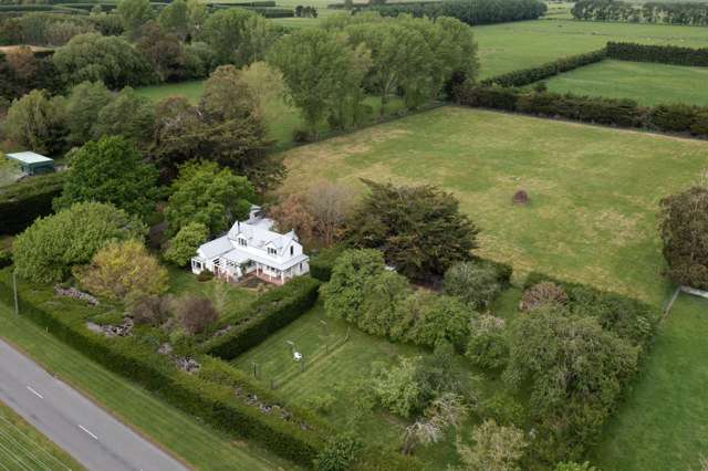 Orchard Retreat on 1.82 ha