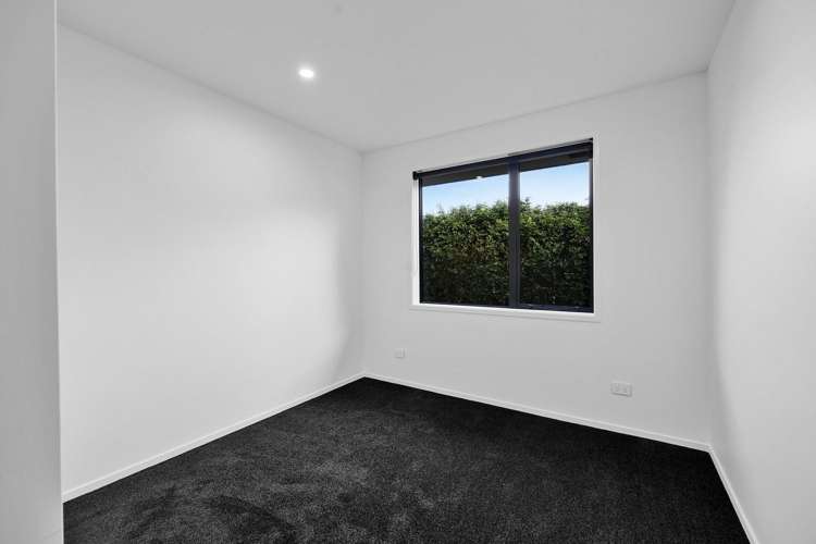 120 Seaview Road Westown_11