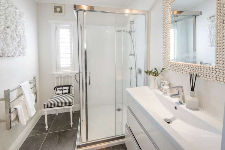 10 Queens Parade Devonport_23