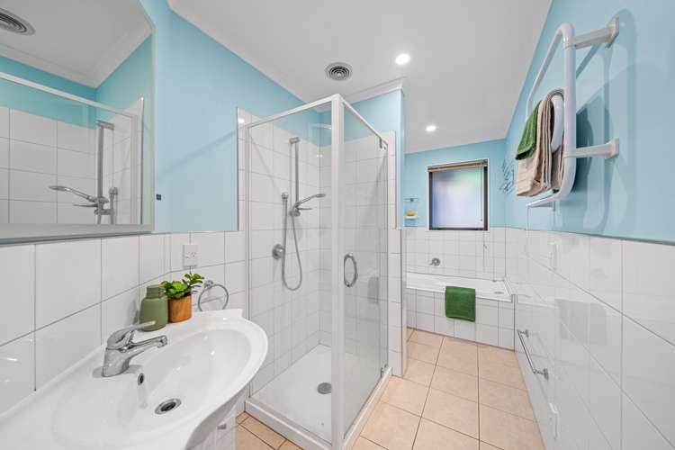 30 Cedarwood Street Woodridge_13