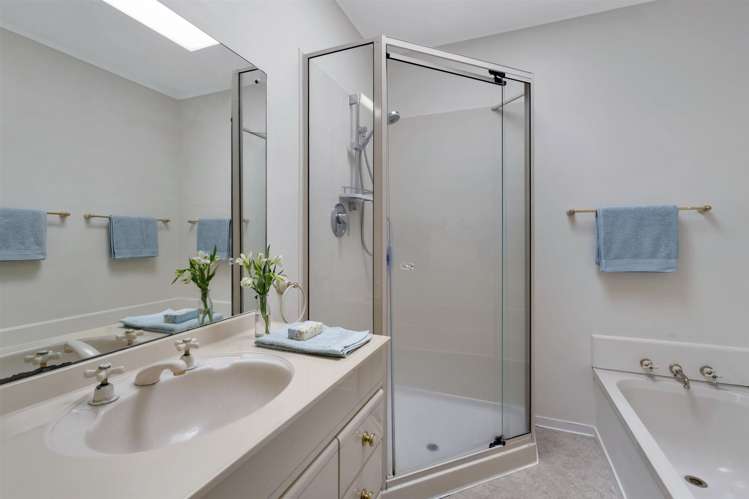 92 Park Hill Road Birkenhead_14