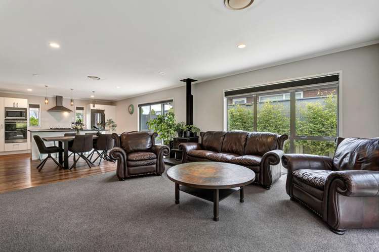 122 Pohutukawa Place Waiwhakaiho_5