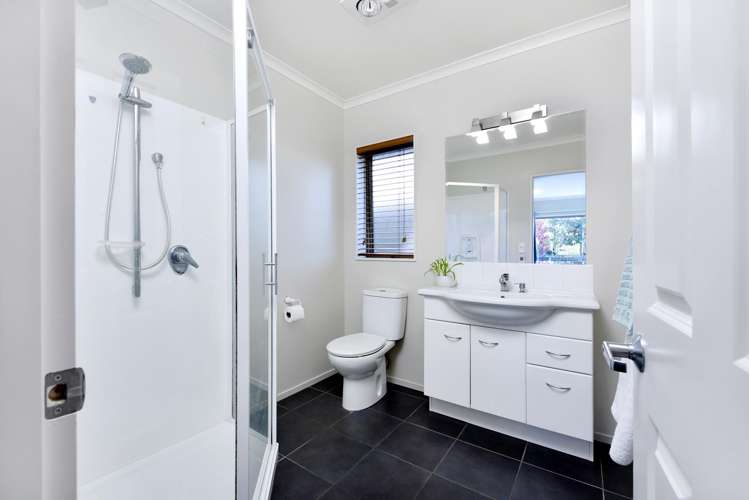 3 Wanderers Avenue Brightwater_17