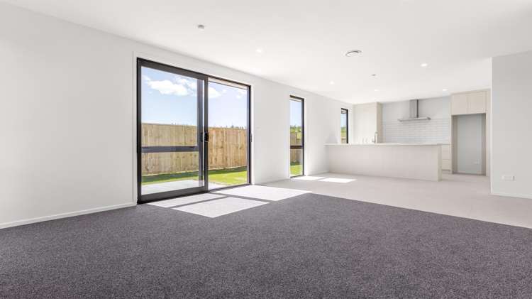 20 Wharariki Rise Wharewaka_21