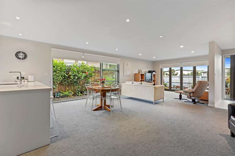 5 Eden Crescent Brookfield_11