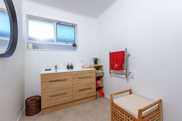 23 Deller Drive Carterton_8