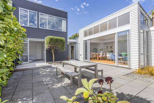 Seatoun Style & Sun | BEO $1,575,000