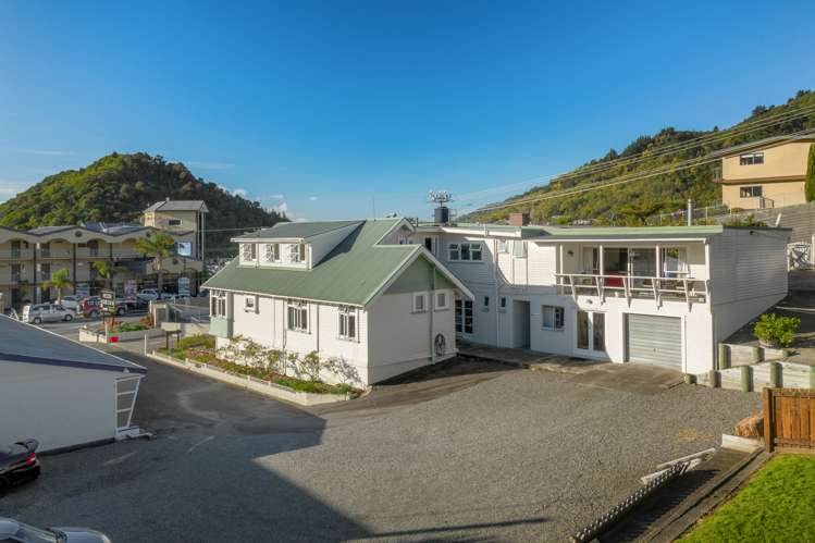 26/28 Waikawa Road Picton_13