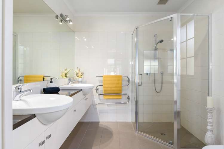 75 Huntington Drive Huntington_15