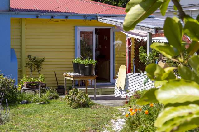 3 Clarkes Crescent Paekakariki_2