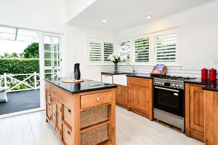 724 River Road Chartwell_15