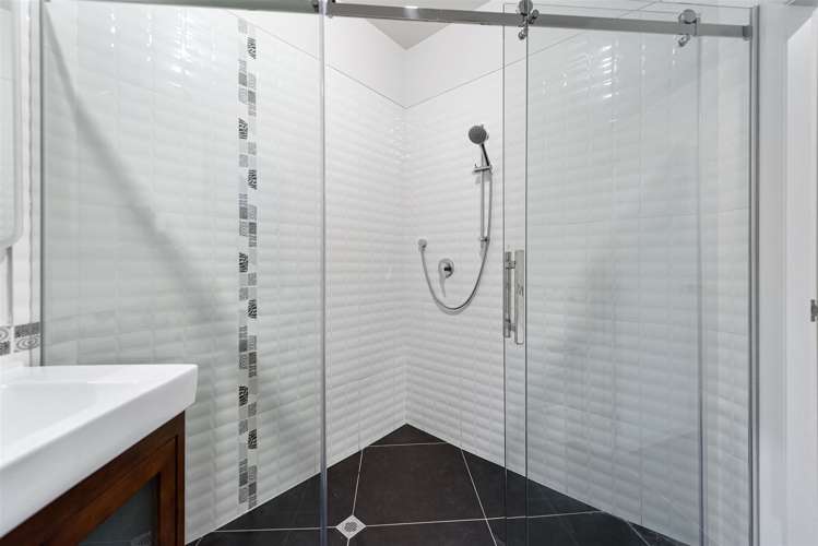 6 Heathfield Avenue Huntington_12