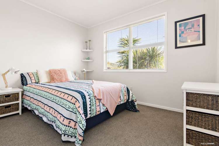 5a Scotstoun Place Glen Eden_9