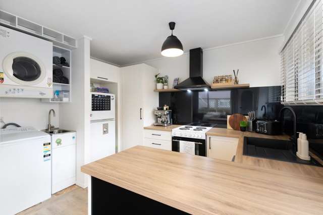9/171 Queens Drive Lyall Bay_2