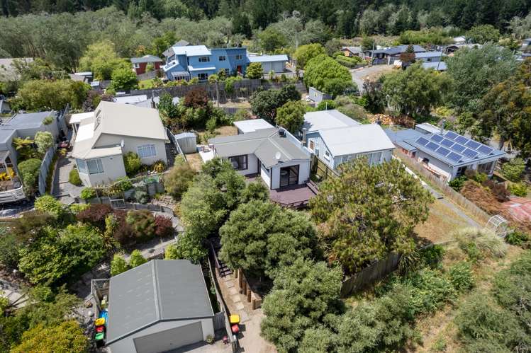 22 Batten Grove The Pines Beach_16